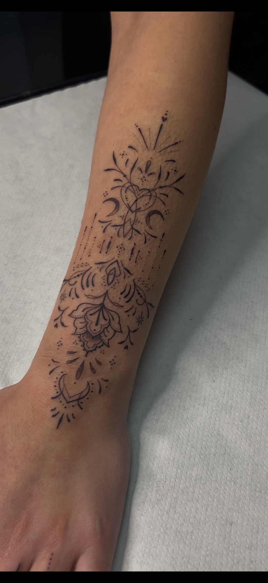 Ornamental fine line en pierna